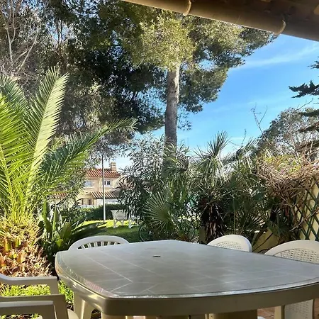 Sejour Familial A La Bergerie, Parking, Hyères